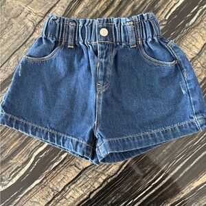 Zara shorts girl. New
